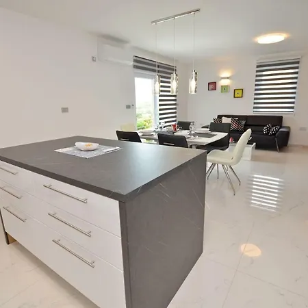 Golden Hour Apartman Jurdani