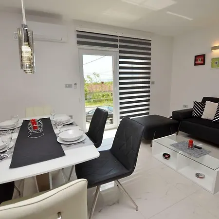 Apartman Golden Hour Jurdani