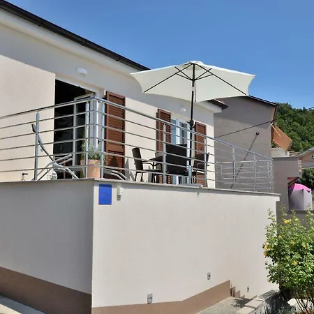 Golden Hour Apartman *